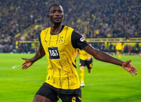 سيرو غيراسي ضمن العشرة الأوائل المرشحين لجائزة الكرة الذهبية الإفريقية 2025