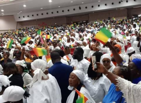 في قصر الشعب: نساء غينيا يحثثن الجنرال دومبويا على الترشح للرئاسة