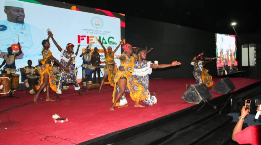 انطلاق الدورة العشرين للمهرجان الوطني للفنون والثقافة في كوناكري: نحو حوار ثقافي يعزز الهوية الوطنية