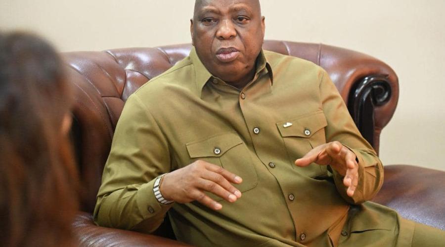 غينيا: قرار رئاسي بسحب 12 سفيراً يثير نقاشاً حول إصلاح الدبلوماسية وتعزيز الحوكمة